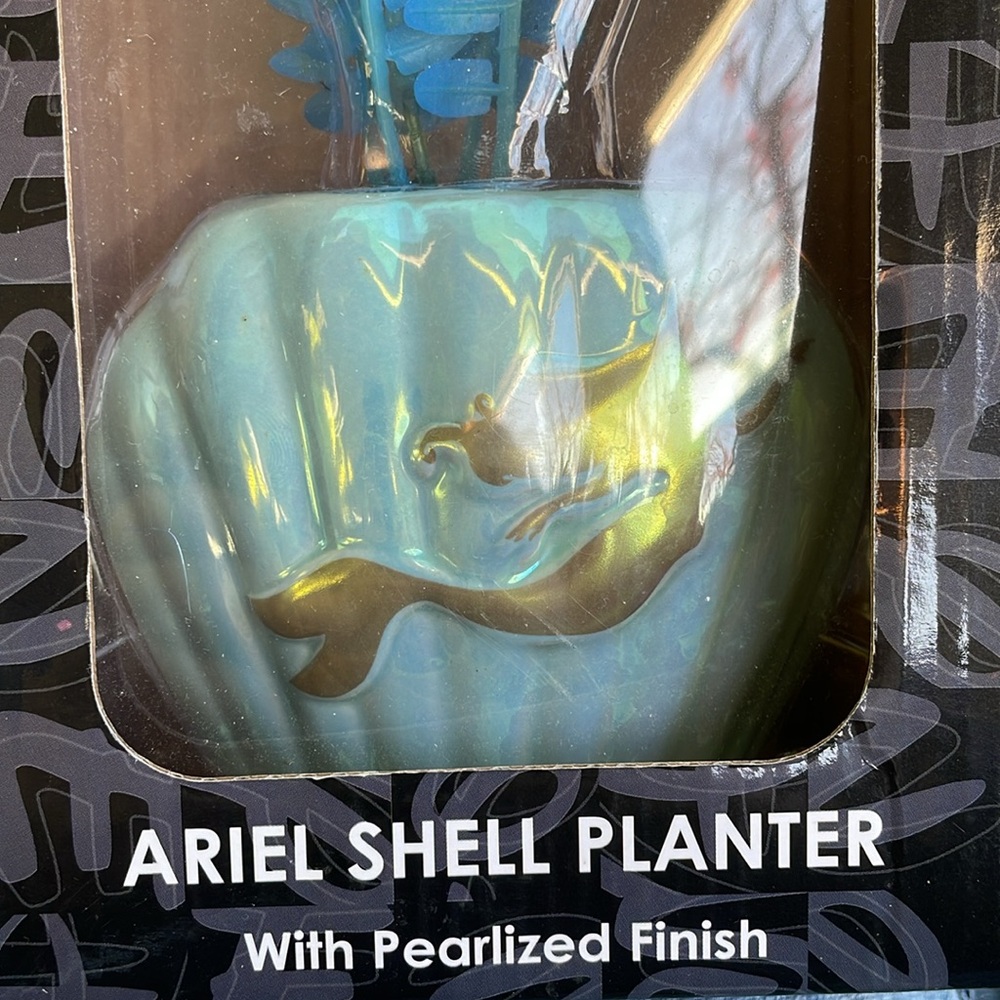 Disney The Little Mermaid Pearlized Seashell Faux Succulent Planter NEW - Picture 5 of 5